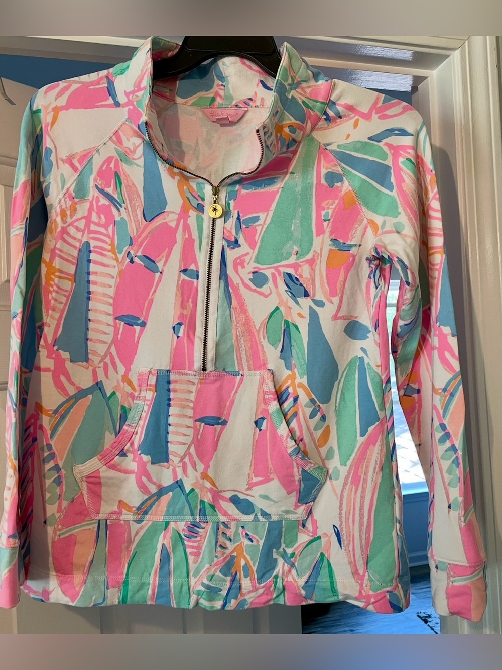 Lilly Pulitzer Skipper Popover in Out to Sea ⛵️ . Size medium.